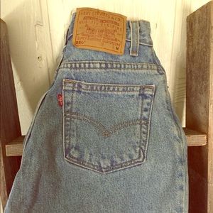 Vintage Levi 550 mom jeans high waisted
